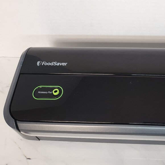 FoodSaver Vacuum Sealer Model:FM2000-015 - Picture 3 of 8